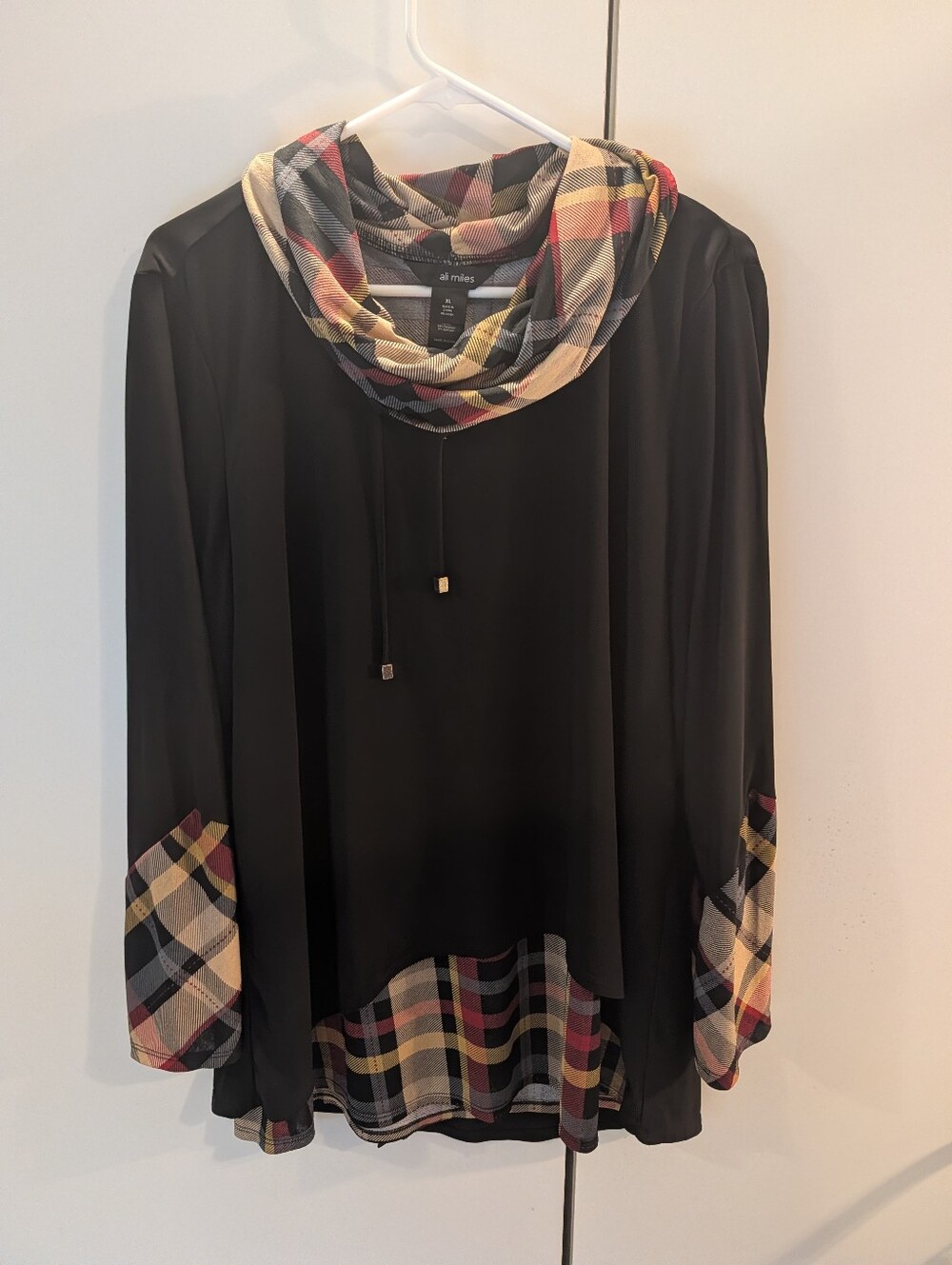 Ali Miles Woman's XL Black Tunic with Plaid Cowl Neck